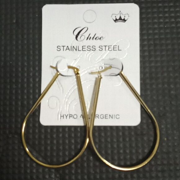 Chloe accessory oval shaped hoop earrings gold color - Picture 4 of 4